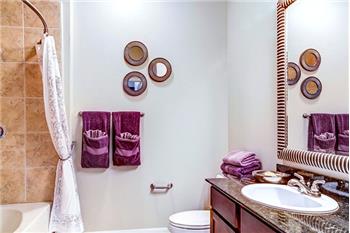 Primary listing photos for listing ID 556202