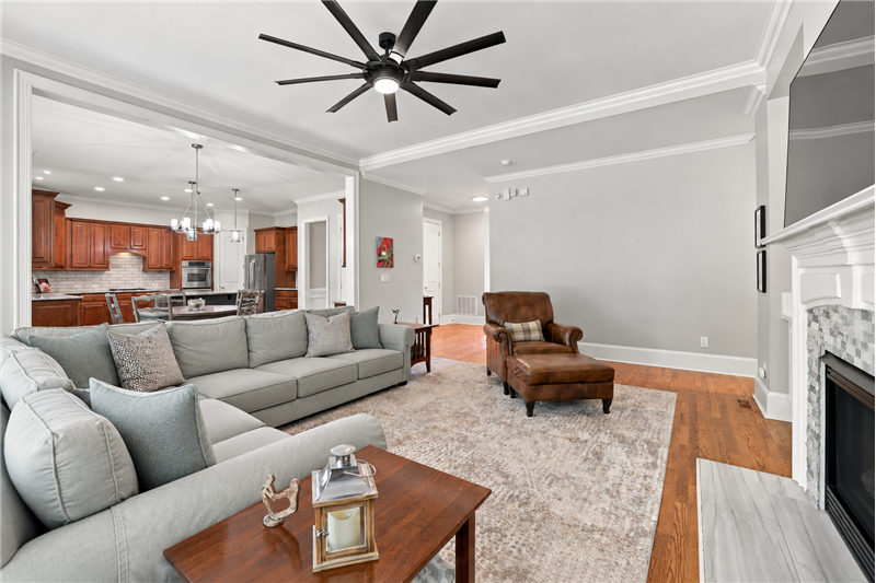 Open sight lines between great room kitchen, breakfast area.