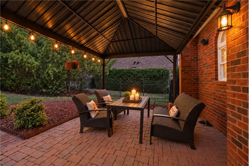 Wonderful setting for al fresco dining, weekend brunches.