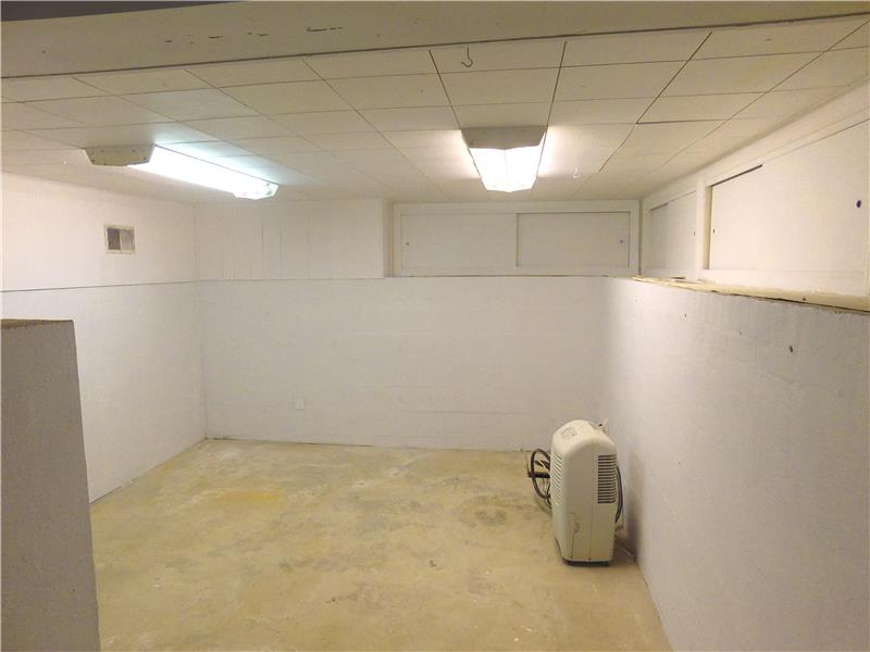 Basement area. Great for a Wine cellar, storage, or a workshop