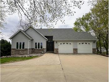 Primary listing photos for listing ID 646109
