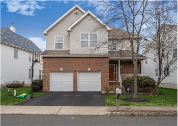 Primary listing photos for listing ID 562402