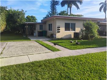 242 SE Park St 2, Dania, FL