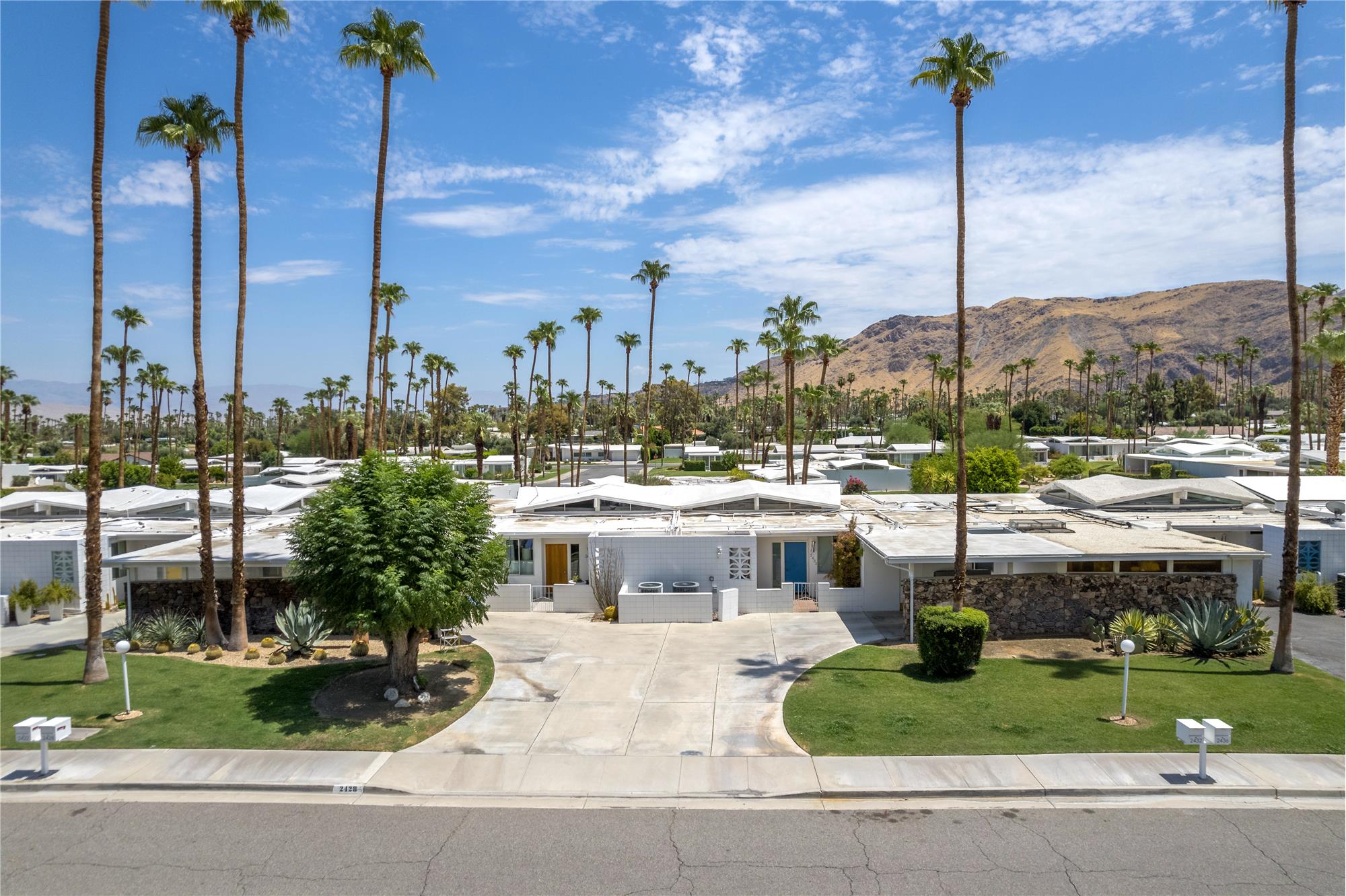 https://realbird.blob.core.windows.net/rb-photos/2432-s-sierra-madre-palm-springs-ca-92264_B8B2F5D8_636003_638590297708332204_80x60.jpg