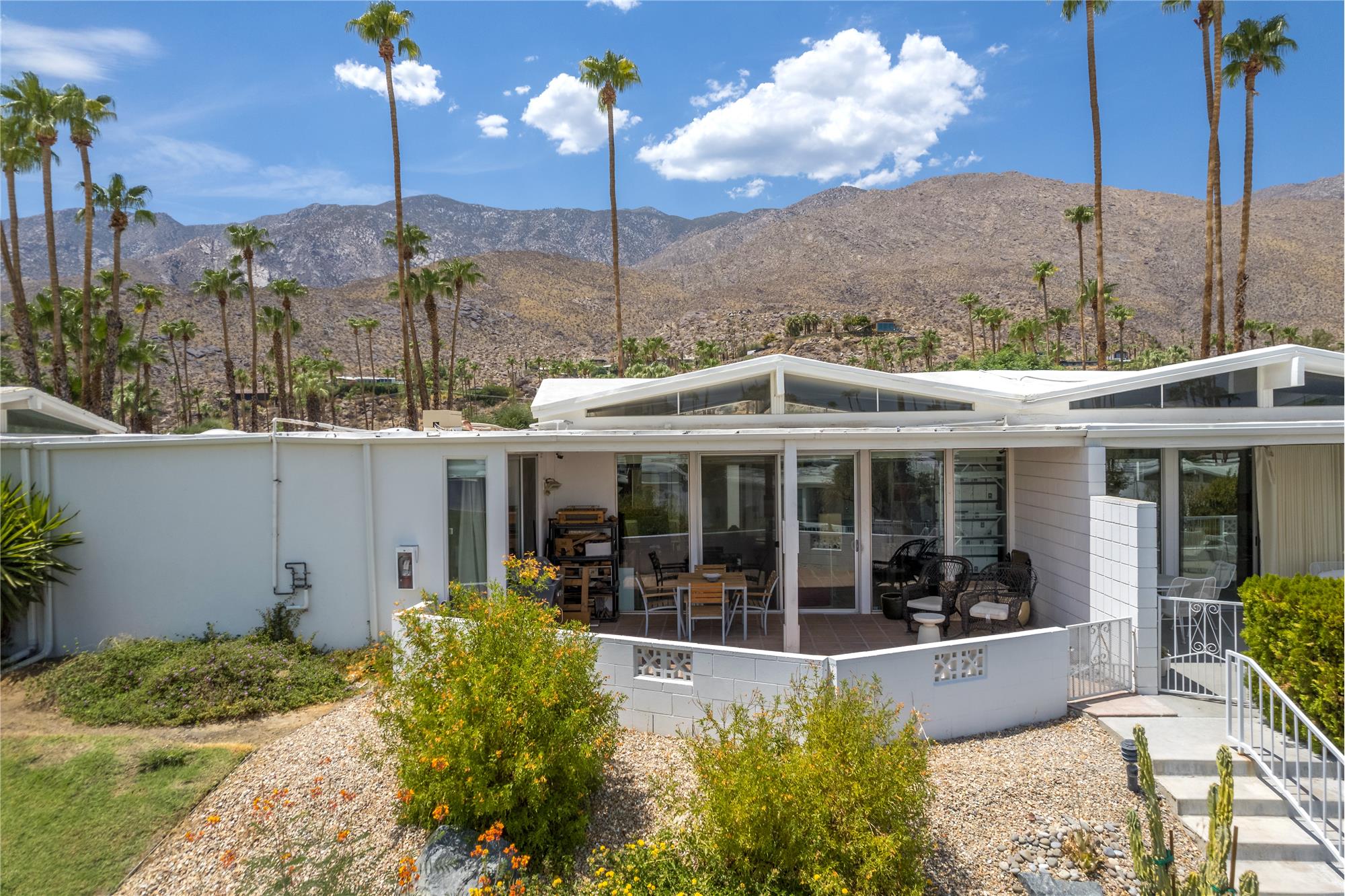 https://realbird.blob.core.windows.net/rb-photos/2432-s-sierra-madre-palm-springs-ca-92264_B8B2F5D8_636003_638590297787289771_80x60.jpg