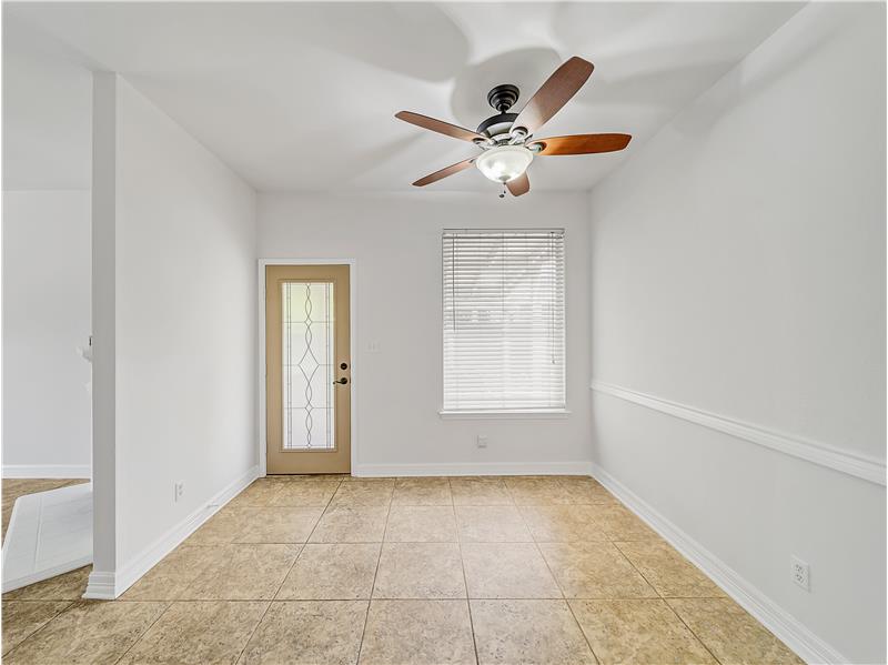 Dining area off kitchen