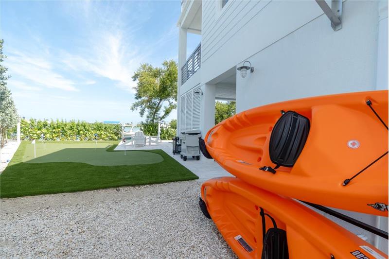 Complimentary kayaks to explore the open waters, directly from your backyard.