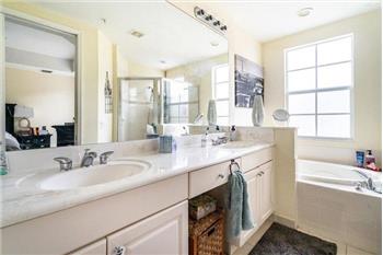 Primary listing photos for listing ID 590932