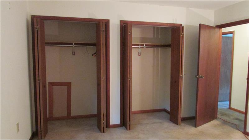 Owners' suite with dual closets
