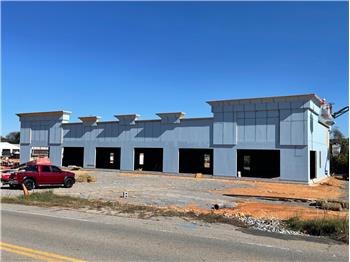 Primary listing photos for listing ID 643381