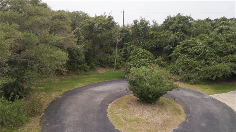 Cul-de-Sac Entrance to Property