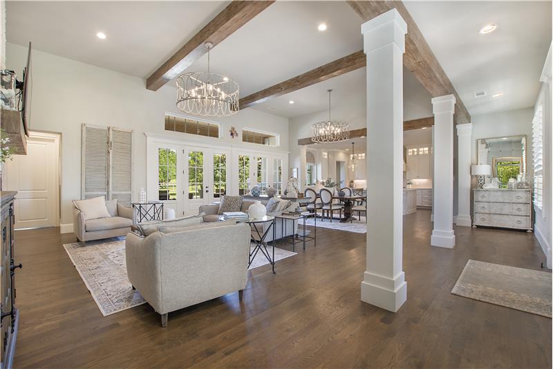 Foyer & living room