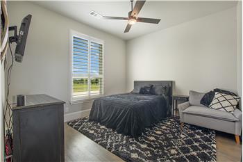 Secondary bedroom