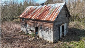 Very picturesque barn