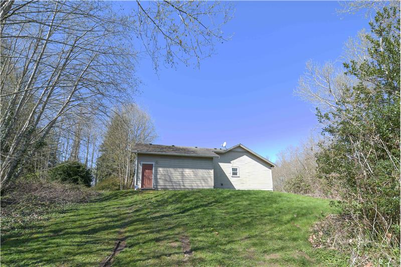 Side of home as seen from the driveway