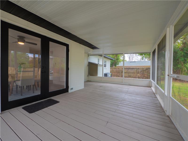 Screened in Porch