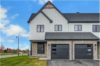 261 Peacock Drive, Russell, ON
