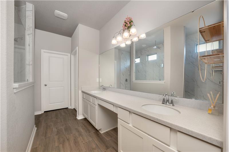 
                            Property Image 84
