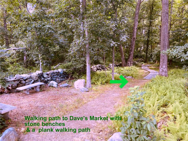 Short & easy walking path to the fabulous Dave's Marketplace store