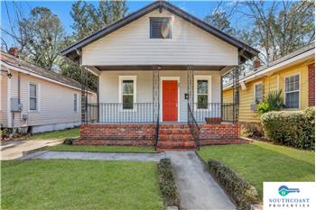 27 W 54th St, Savannah, GA