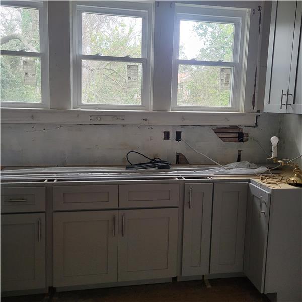 Kitchen renovated 90%