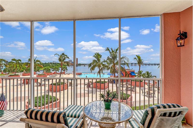 Lanai Overlooking Pool & Caloosahatchee River