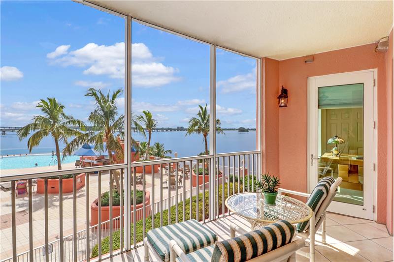 Lanai Overlooking Pool & Caloosahatchee River