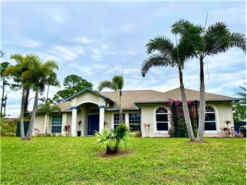 Primary listing photos for listing ID 560202