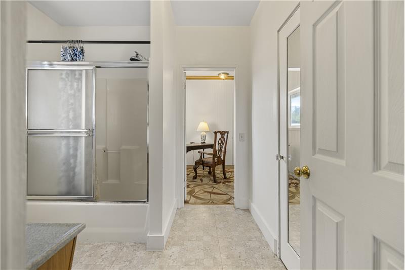 Jack-n-Jill bathroom between the two bedrooms