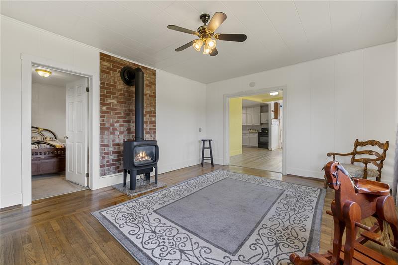 Oak Hardwood floors in Livingroom