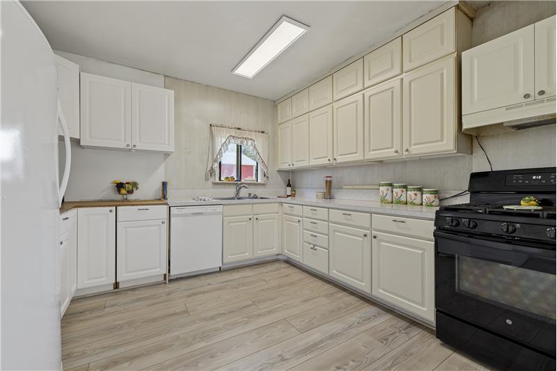 Good sized kitchen for a smaller home