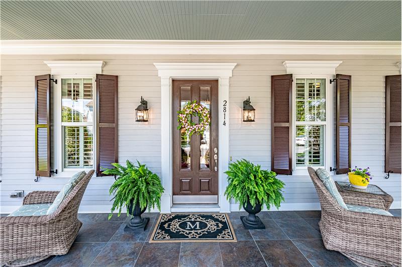 Beautiful front entrance is sure to impress your guests.
