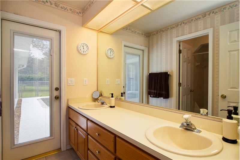 Guest. Bath Pool Access