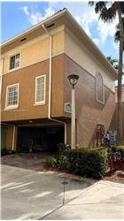 Beautiful townhome/w garage