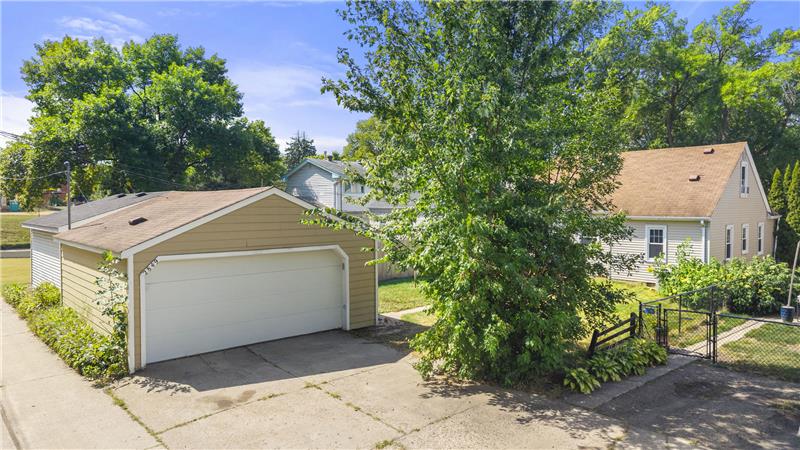 
                            Property Image 63