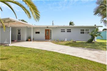 2855 SE Wiltshire Ter Terrace, Port Saint Lucie, FL