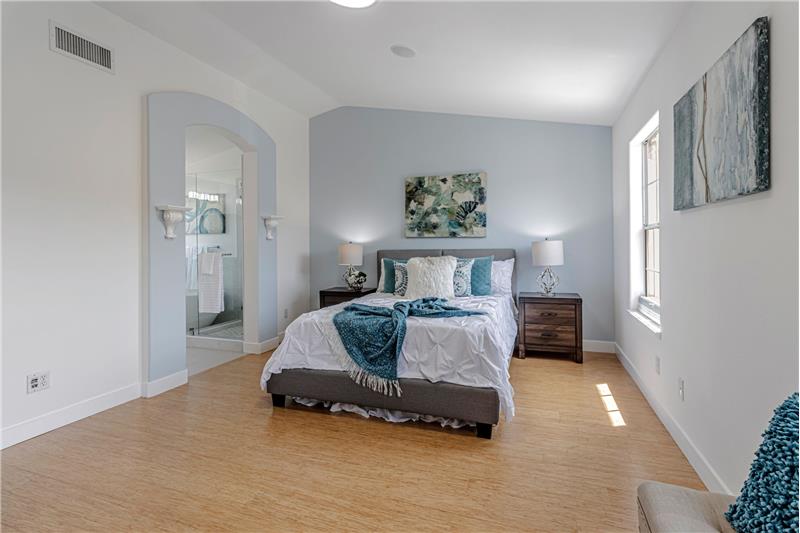 Elegant Spa-like Bath in Primary Suite!