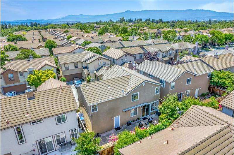 Conveniently Close to Canoas Elementary School!