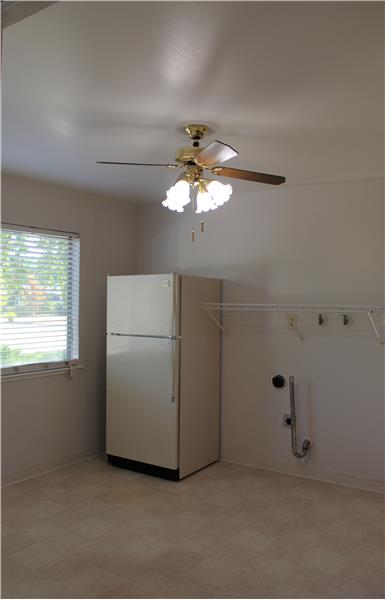 2887 Ross Ave - Laundry Hookups in Kitchen