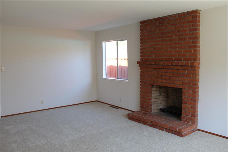 2885 Ross Ave - Living Room Fireplace