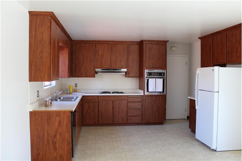 2885 Ross Ave - Kitchen 