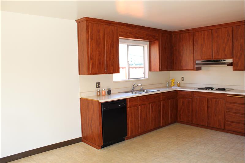 2885 Ross Ave - Kitchen 