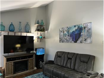 Primary listing photos for listing ID 597805