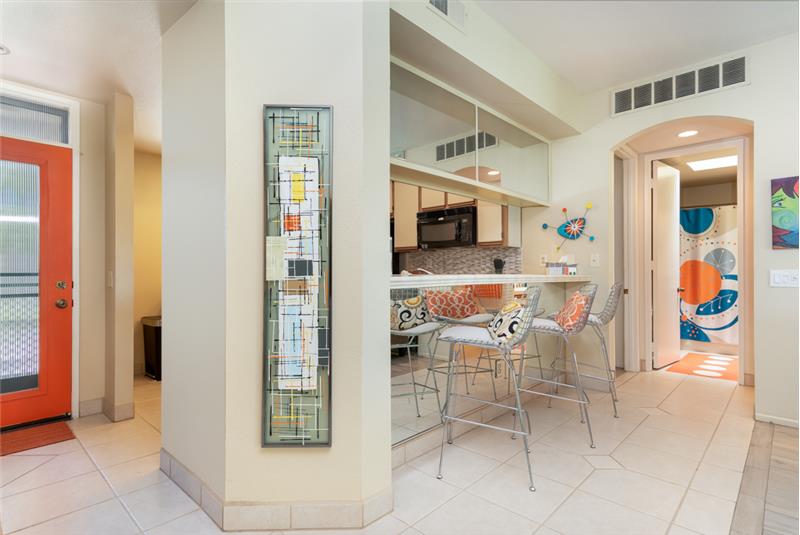 Breakfast bar in Kitchen