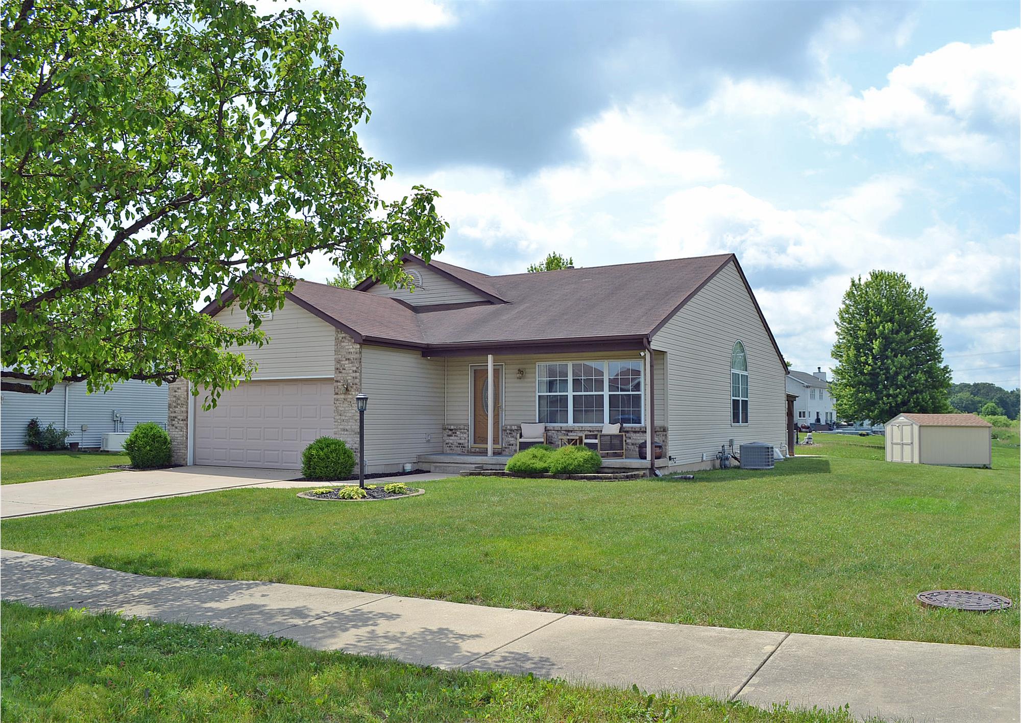https://realbird.blob.core.windows.net/rb-photos/2913-w-84th-place-merrillville-in-46410_A9E3C7A1_641459_638861219951040931_80x60.jpg