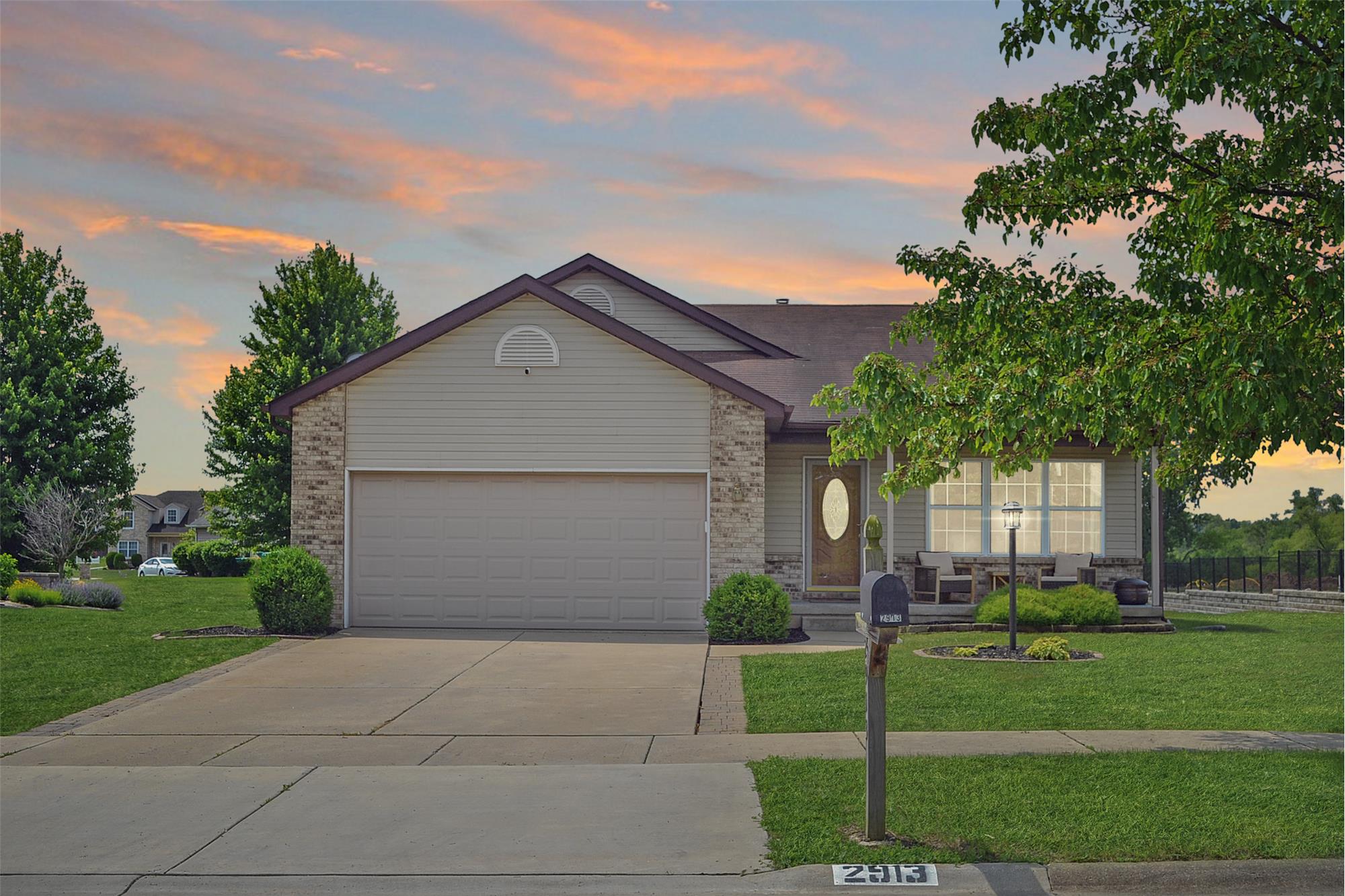 https://realbird.blob.core.windows.net/rb-photos/2913-w-84th-place-merrillville-in-46410_A9E3C7A1_641459_638861219960943223_80x60.jpg