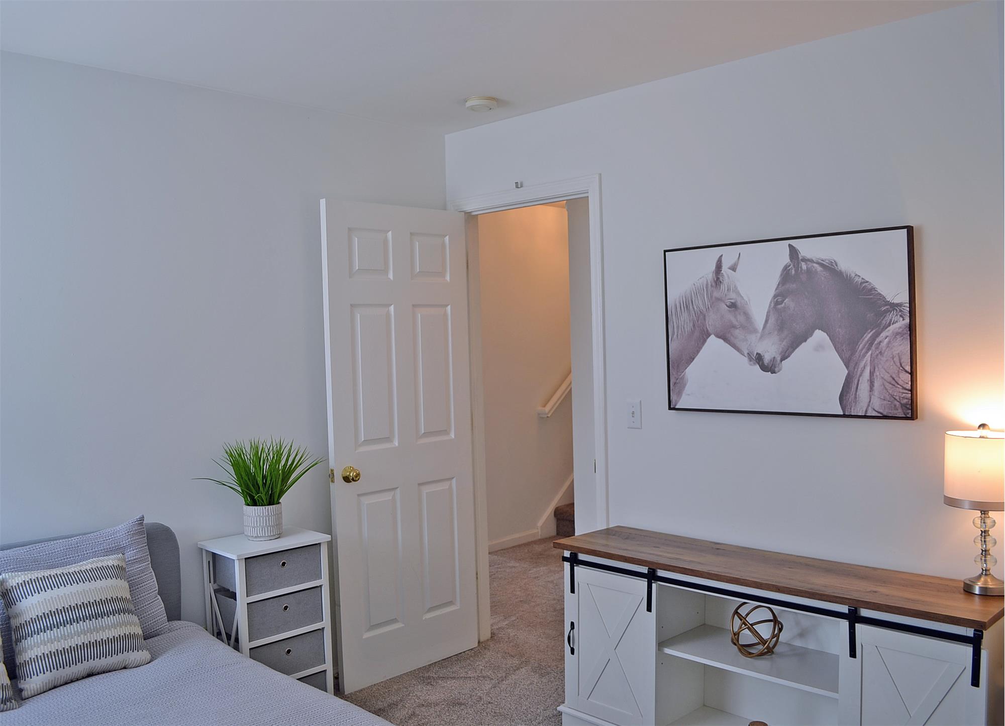 https://realbird.blob.core.windows.net/rb-photos/2913-w-84th-place-merrillville-in-46410_A9E3C7A1_641459_638861220060664147_80x60.jpg