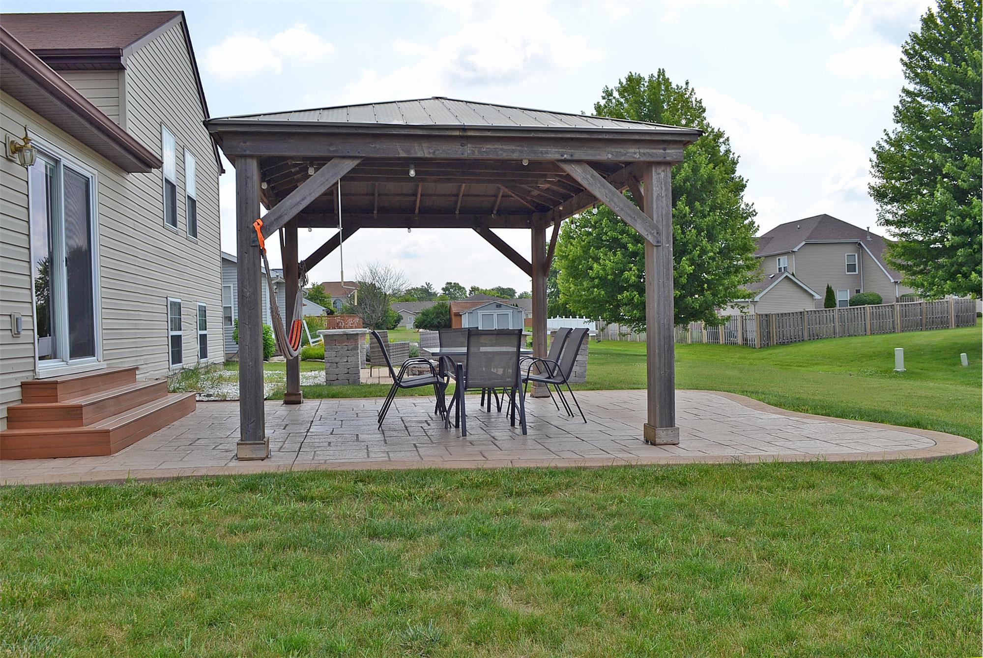 https://realbird.blob.core.windows.net/rb-photos/2913-w-84th-place-merrillville-in-46410_A9E3C7A1_641459_638861220196414555_80x60.jpg