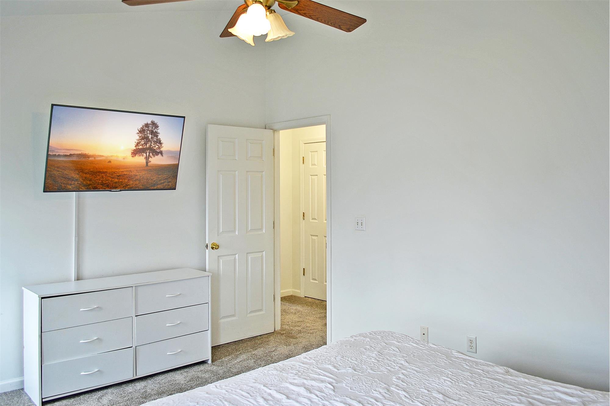 https://realbird.blob.core.windows.net/rb-photos/2913-w-84th-place-merrillville-in-46410_A9E3C7A1_641459_638861220378832625_80x60.jpg