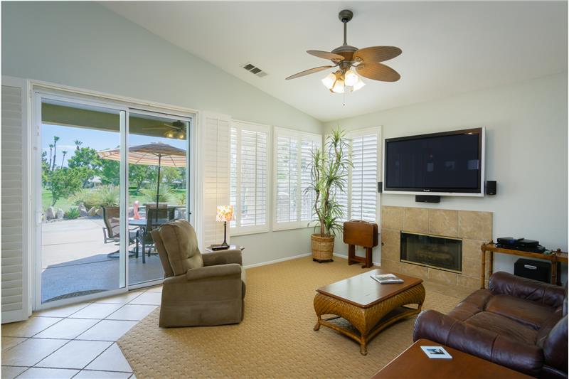 Fireplace in Livingroom